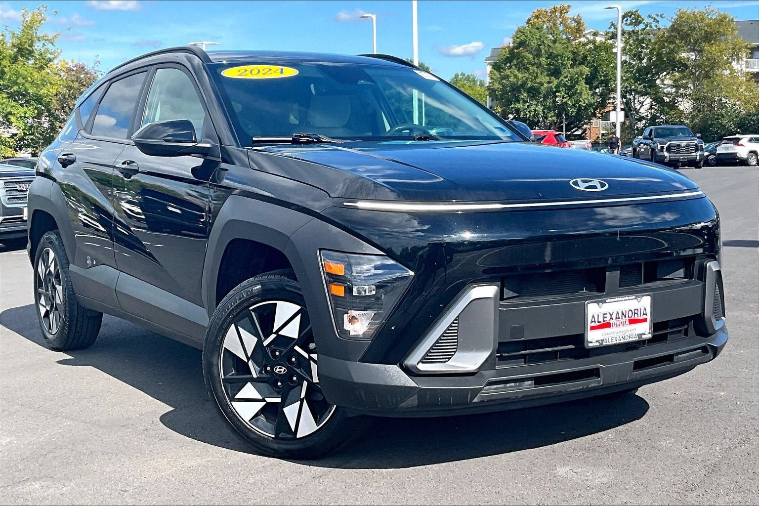 Used 2024 Hyundai Kona SEL w/ Convenience Package AWD/4WD image 2