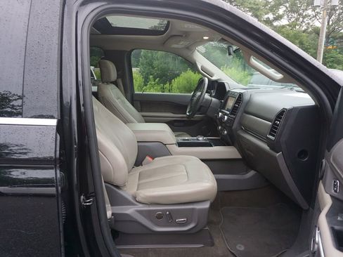 Used 2020 Ford Expedition Limited w/ Equipment Group 302A RWD image 18