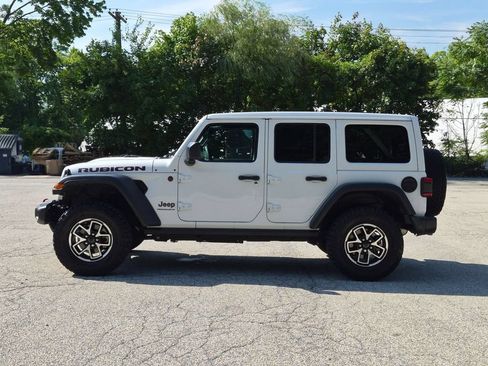 Used 2024 Jeep Wrangler Unlimited Rubicon w/ Technology Group AWD/4WD image 9