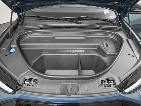 New 2027 Audi SQ6 e-tron Premium Plus AWD/4WD image 4