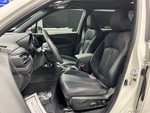 Certified 2025 Subaru Forester Touring AWD/4WD image 14
