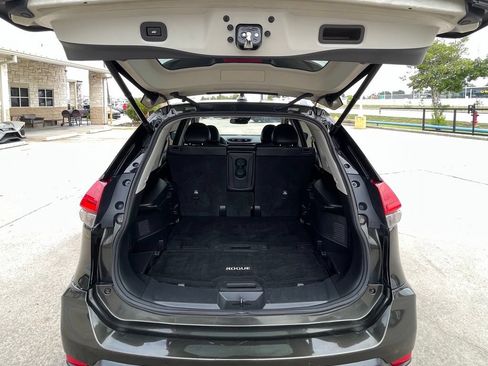 Used 2017 Nissan Rogue SL w/ SL Premium Package FWD image 10