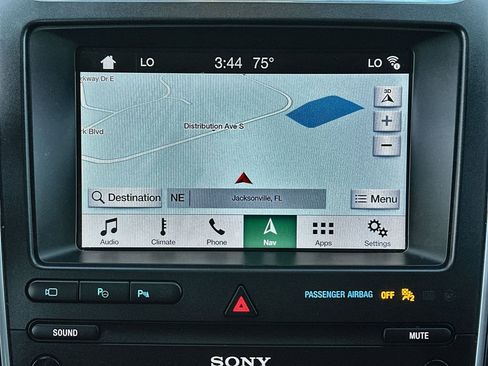 Used 2019 Ford Explorer Limited w/ Ford Safe & Smart Package image 14