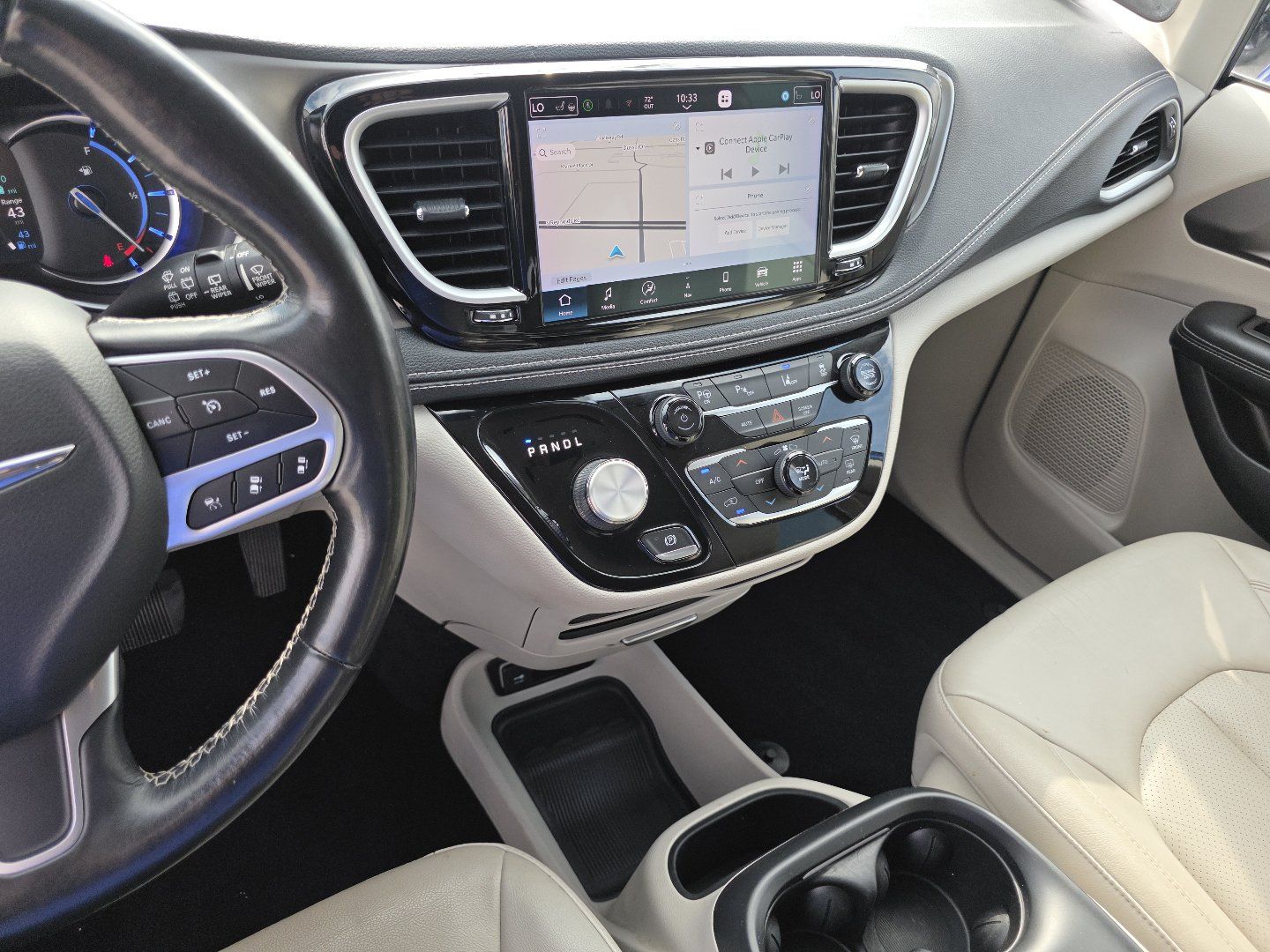 Used 2021 Chrysler Pacifica Touring-L FWD image 26