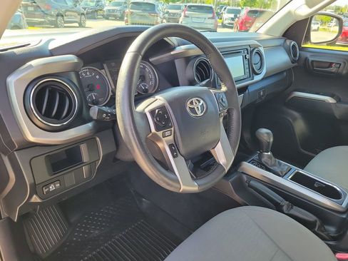 Used 2017 Toyota Tacoma SR5 RWD image 22