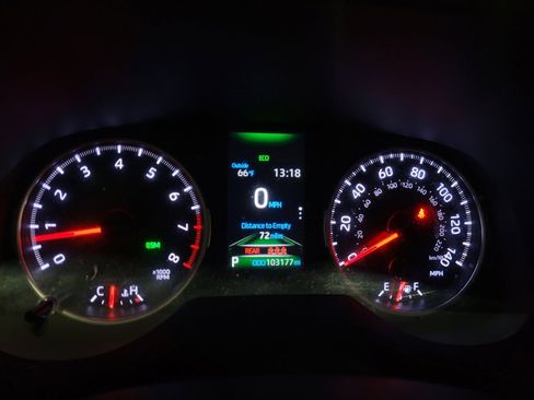 Used 2021 Toyota RAV4 XLE AWD/4WD image 23