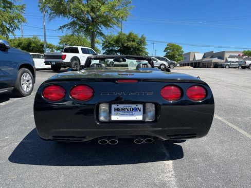 Used 2002 Chevrolet Corvette Convertible w/ Preferred Equipment Group2 RWD image 5