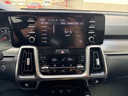 Certified 2021 Kia Sorento S w/ Panoramic Sunroof Package image 13