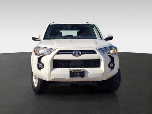 Used 2024 Toyota 4Runner SR5 image 2