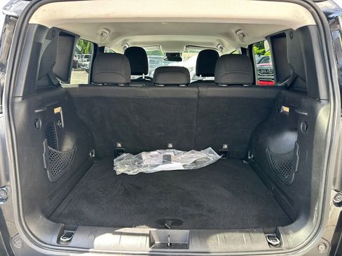 Used 2017 Jeep Renegade Altitude FWD image 19