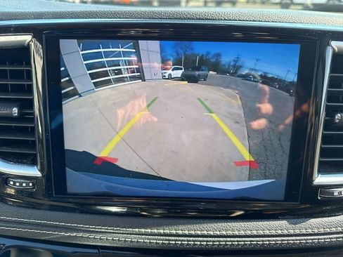 Used 2023 Chrysler Pacifica Limited FWD image 23