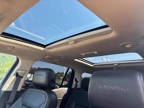 Used 2020 GMC Acadia Denali AWD/4WD image 21