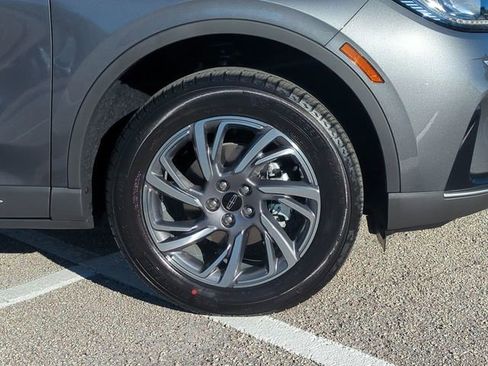 New 2026 Lincoln Corsair Premiere FWD image 11