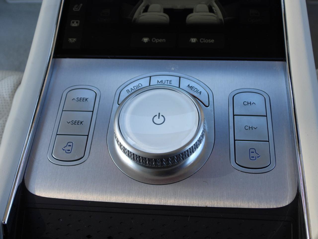 Used 2023 Genesis G90 3.5T AWD/4WD image 87