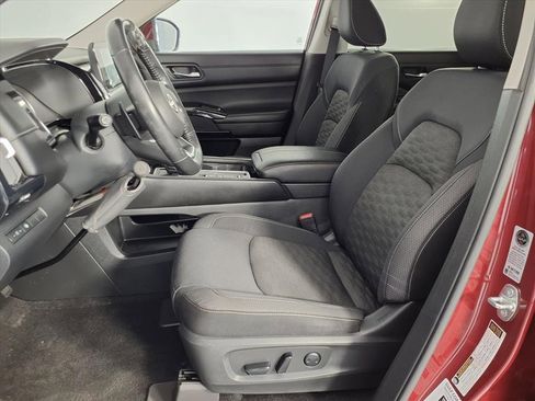 Used 2022 Nissan Pathfinder SV image 17