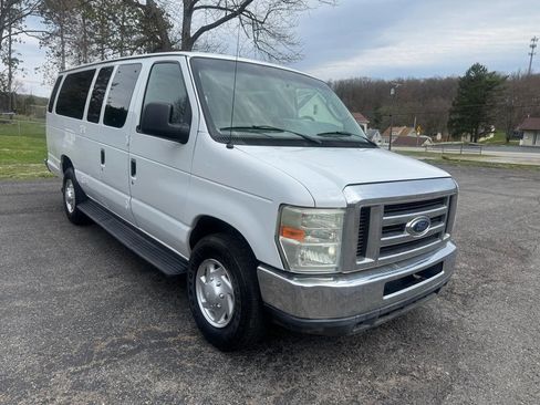 Used 2013 Ford E-350 and Econoline 350 XLT image 6