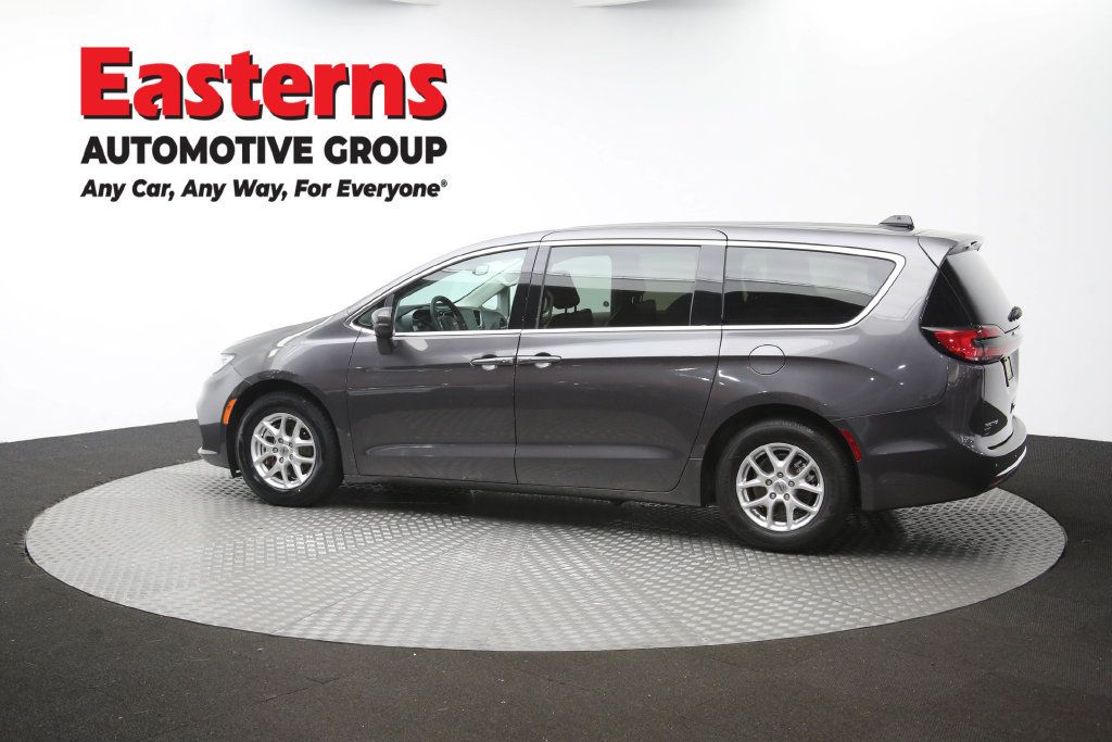 Used 2023 Chrysler Pacifica Touring-L FWD image 65