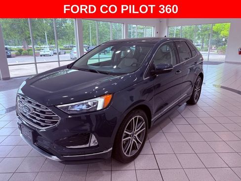 Used 2019 Ford Edge Titanium w/ Equipment Group 301A FWD image 3