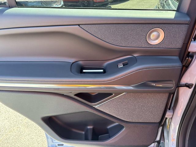 New 2027 Lincoln Navigator Reserve w/ Jet Appearance Package AWD/4WD image 20