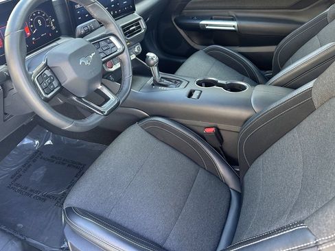 Used 2025 Ford Mustang Coupe RWD image 10