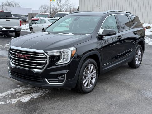 Used 2024 GMC Terrain SLT image 4