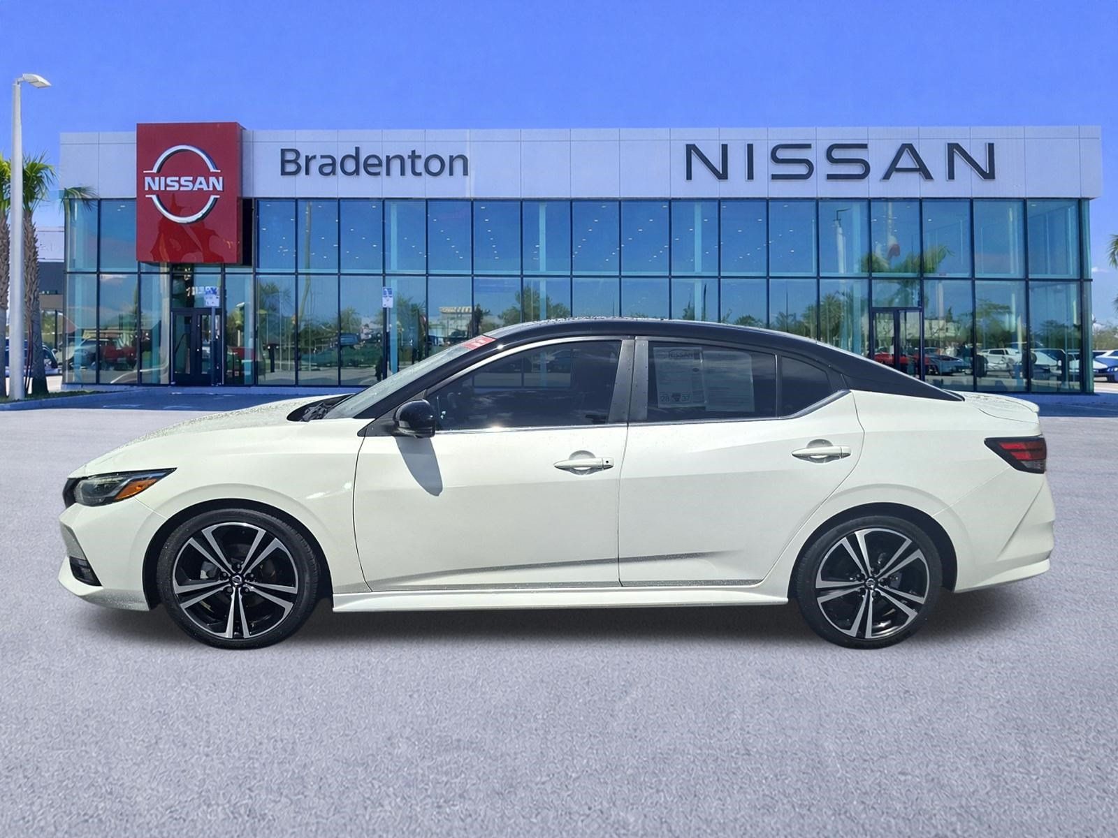 Certified 2023 Nissan Sentra SR w/ SR Premium Package FWD image 8