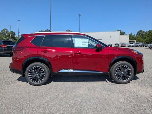 New 2025 Nissan Rogue Platinum w/ Platinum Premium Package image 3