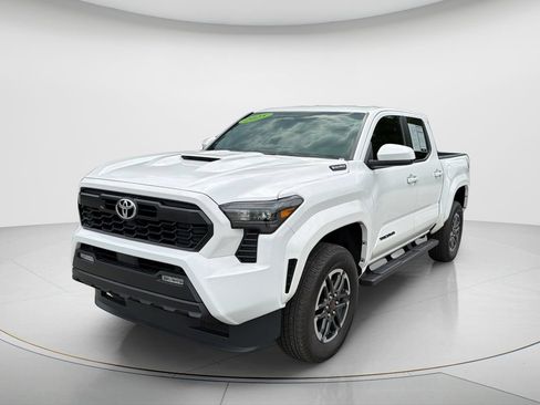 Used 2025 Toyota Tacoma TRD Sport AWD/4WD image 1