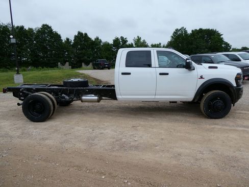 New 2026 RAM 5500 Tradesman AWD/4WD image 2