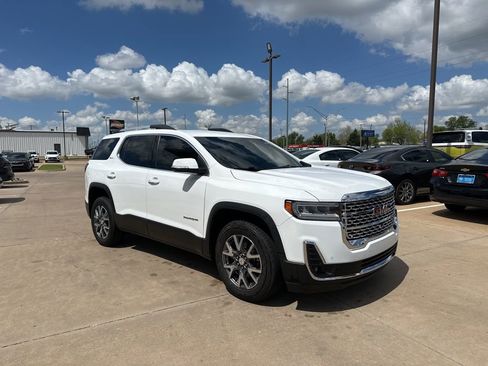 Used 2023 GMC Acadia SLT image 3