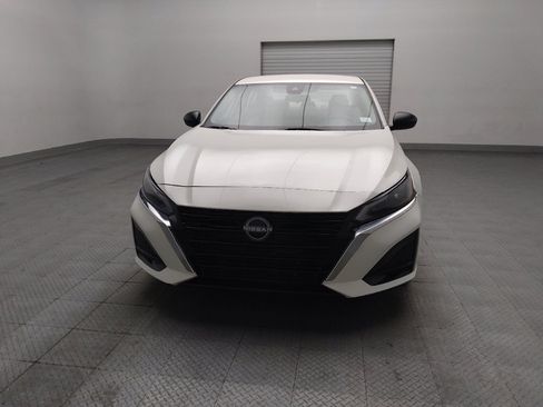 Used 2024 Nissan Altima 2.5 SV FWD image 15