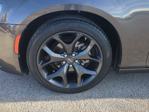 Used 2023 Chrysler 300 Touring w/ Sport Appearance Package image 32