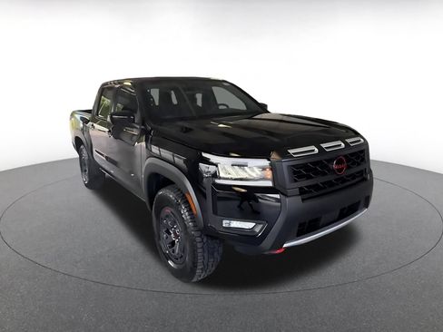 Used 2026 Nissan Frontier PRO-4X AWD/4WD image 3