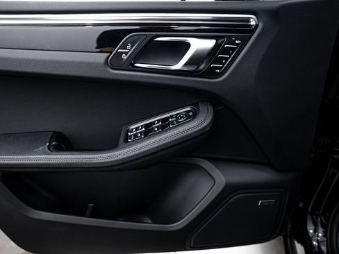 New 2025 Porsche Macan image 19