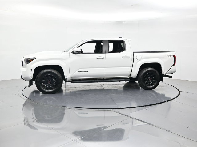 Used 2025 Toyota Tacoma TRD Sport AWD/4WD image 6