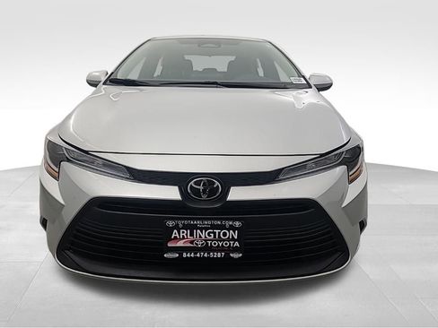 Used 2025 Toyota Corolla LE image 9