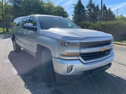 Used 2018 Chevrolet Silverado 1500 LT w/ All Star Edition AWD/4WD image 2