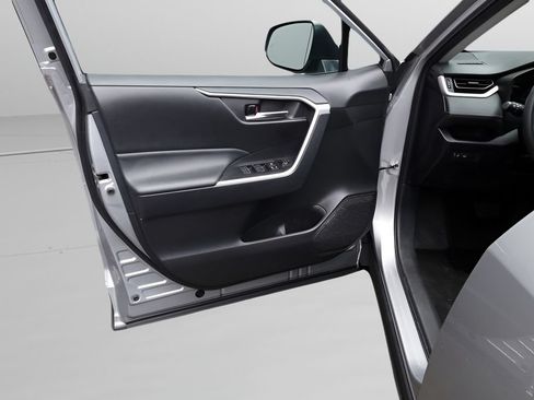 Certified 2024 Toyota RAV4 XLE AWD/4WD image 15