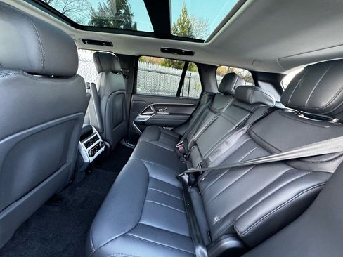 New 2025 Land Rover Range Rover SE image 15