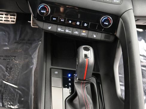 Certified 2025 Hyundai Elantra N Line image 18