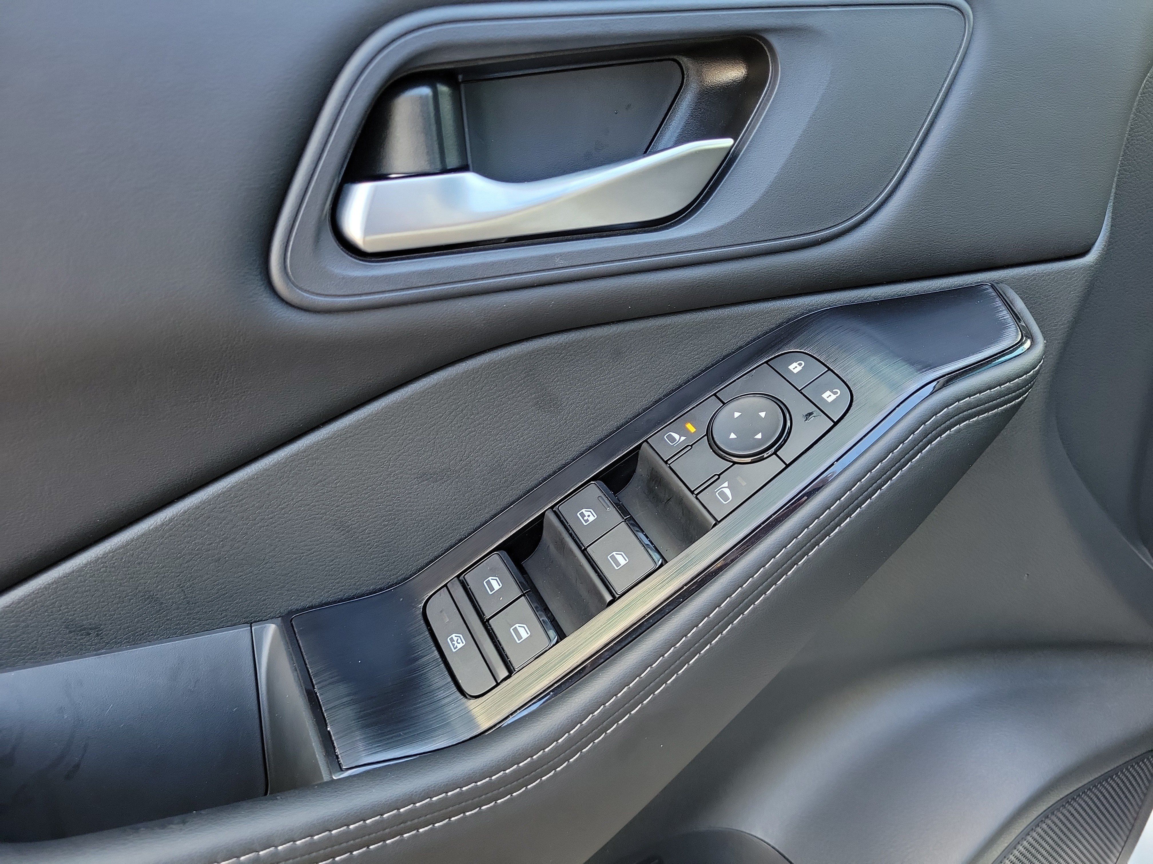 Certified 2026 Nissan Rogue SV w/ Cold Weather Package FWD image 16