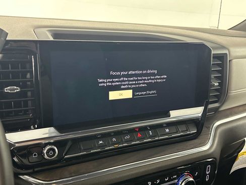 Used 2024 GMC Sierra 1500 SLT AWD/4WD image 32