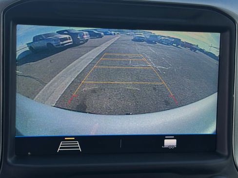 Used 2022 Chevrolet Silverado 1500 LT w/ Z71 Off-Road Package image 23