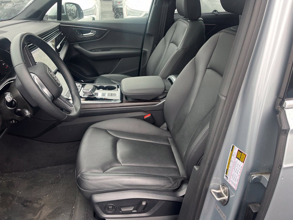Used 2023 Audi Q7 2.0T Premium Plus w/ Premium Plus Package AWD/4WD image 6