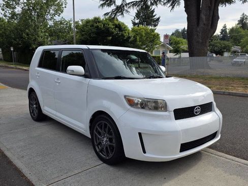 Used 2009 Scion xB image 3