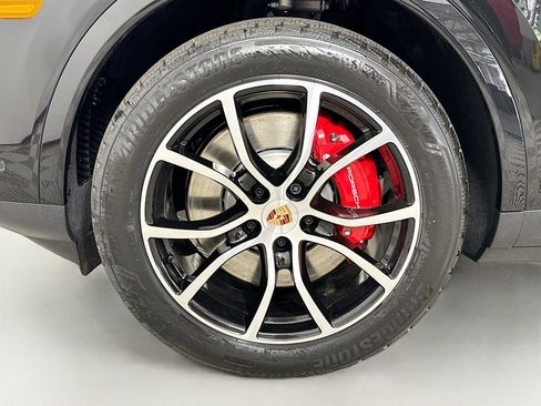 Certified 2026 Porsche Cayenne S AWD/4WD image 23