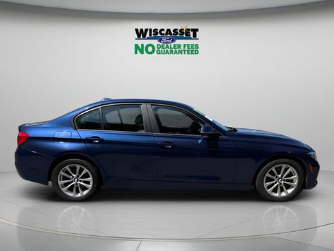 Used 2017 BMW 320i xDrive Sedan AWD/4WD image 6