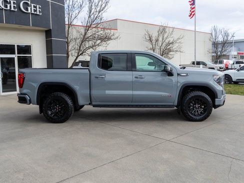 Used 2024 GMC Sierra 1500 AT4 w/ Technology Package image 8
