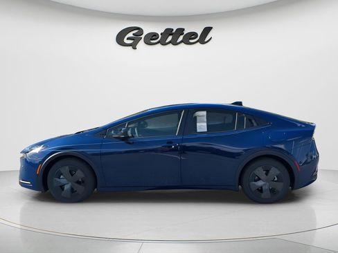 New 2026 Toyota Prius Plug-In Hybrid FWD image 16