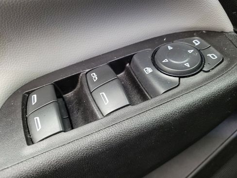 Used 2019 Chevrolet Equinox LT FWD image 27
